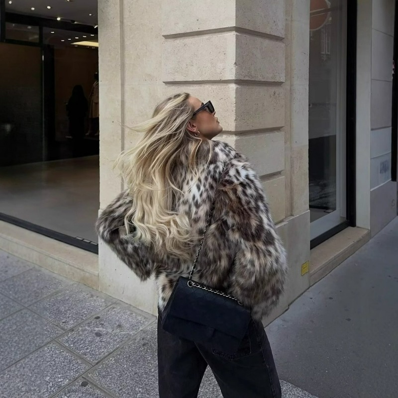 Europe Beautiful Women's Cloth - Winter Clothing Europe reseña y precio